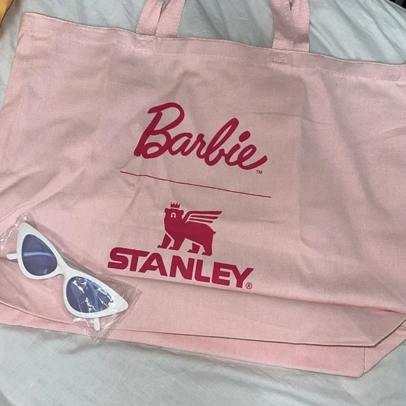 Stanley x Barbie tote bundle - Picture 4 of 4